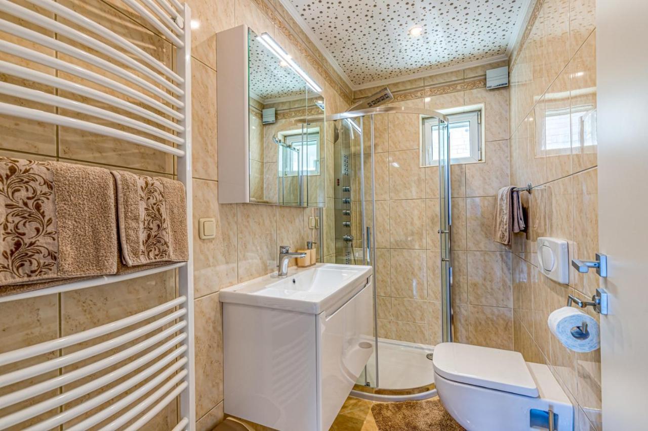 Villa Milena With Pool And Sea View Crveni Vrh Dış mekan fotoğraf